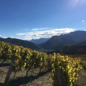 https://le-gite-de-valerie-cote-est.hotels-rhonealpes.com